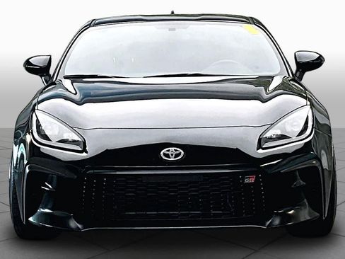 Used 2022 Toyota GR86 Premium w/ ALL Weather Mat Package (TMS) RWD image 4