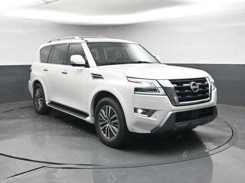 Used 2023 Nissan Armada SL w/ Captain's Chairs Package image 7