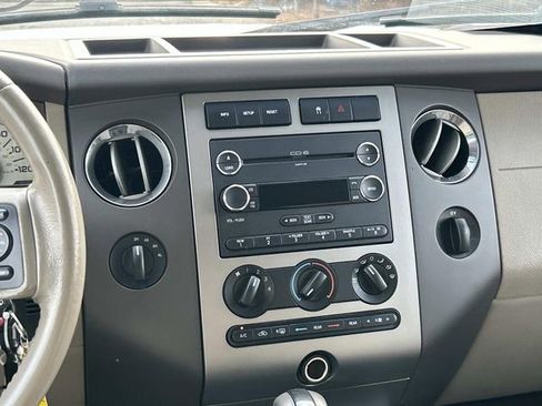 Used 2011 Ford Expedition EL XLT image 15