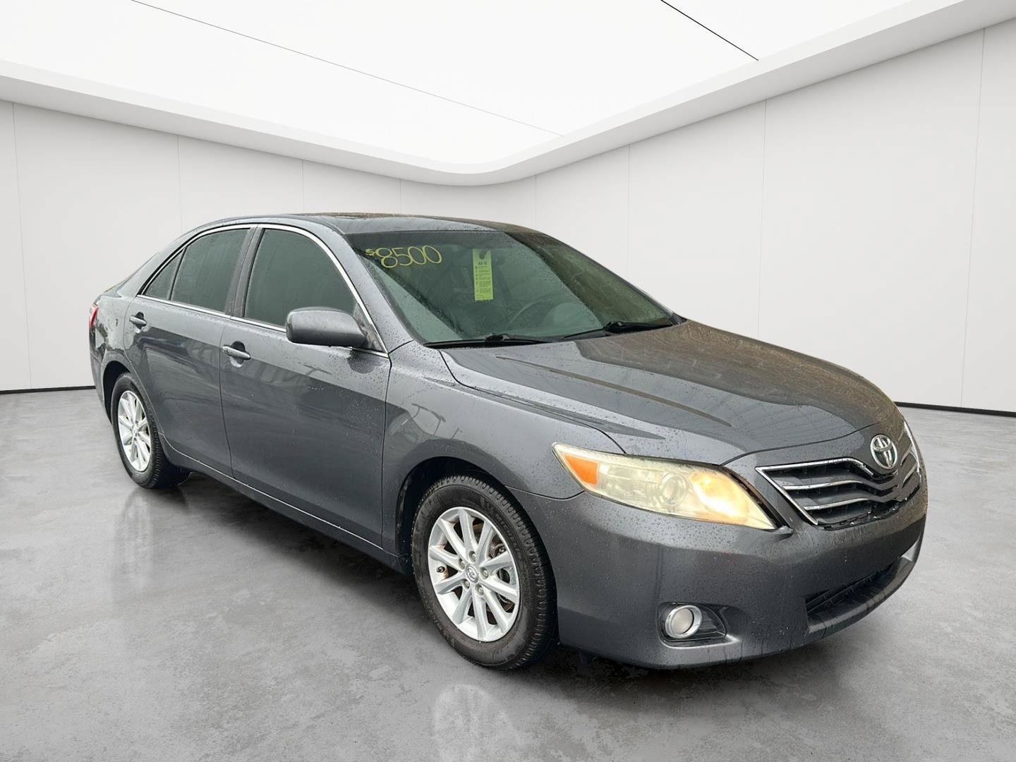 Used 2011 Toyota Camry XLE w/ XLE Extra-Value Pkg #2 FWD image 2