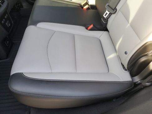 Used 2019 Chevrolet Equinox Premier image 12