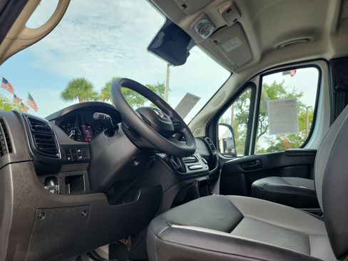 Used 2026 RAM ProMaster 2500 w/ Convenience Group FWD image 9