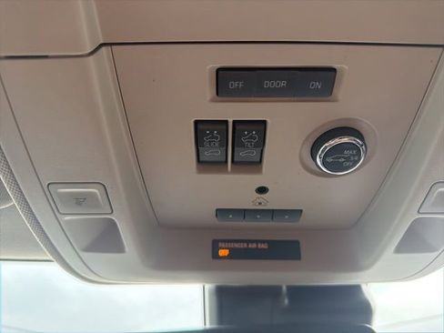 Used 2019 Chevrolet Suburban Premier AWD/4WD image 26