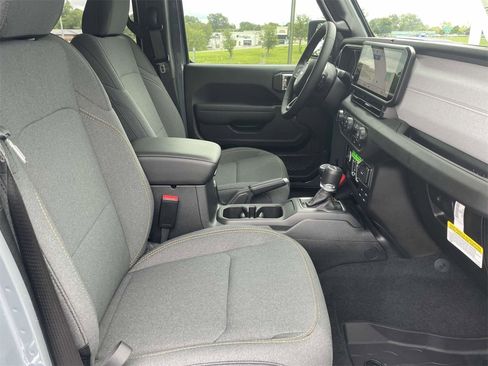 New 2025 Jeep Gladiator Sport image 30