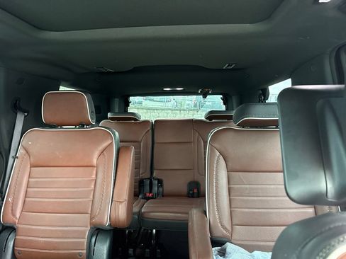 Used 2023 GMC Yukon Denali Ultimate AWD/4WD image 18