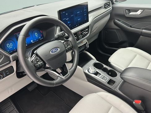 Used 2025 Ford Escape Platinum AWD/4WD image 12