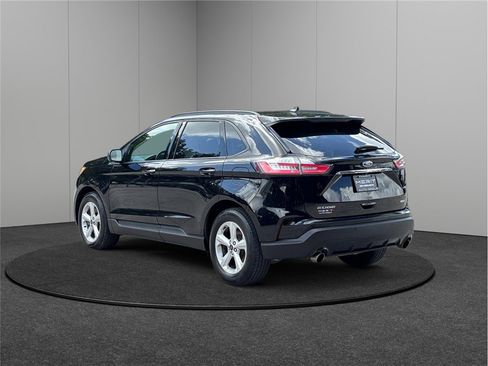 Used 2020 Ford Edge SE image 7
