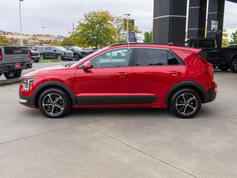 Certified 2024 Kia Niro LX image 4
