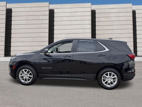 Used 2022 Chevrolet Equinox LT AWD/4WD image 2