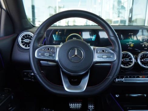Certified 2022 Mercedes-Benz GLB 35 AMG 4MATIC image 18