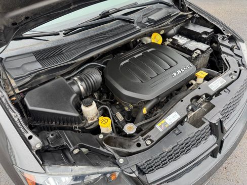 Used 2018 Dodge Grand Caravan SE FWD image 26