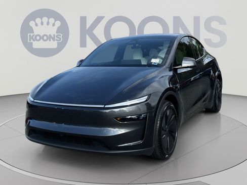 Used 2026 Tesla Model Y Long Range AWD/4WD image 1