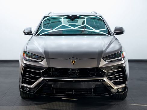 Used 2022 Lamborghini Urus image 2