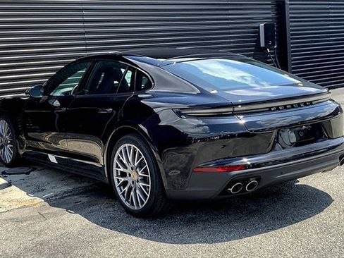 New 2025 Porsche Panamera 4 image 3