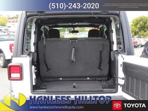 Used 2021 Jeep Wrangler Sport AWD/4WD image 10