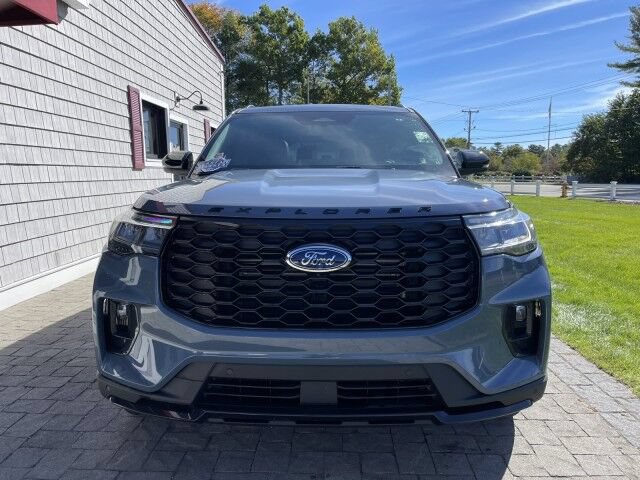 Used 2025 Ford Explorer ST-Line w/ Premium Package AWD/4WD image 3