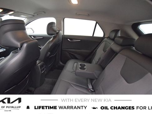 New 2025 Kia Niro EX image 12