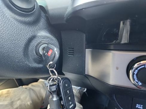 Used 2017 Toyota Tacoma SR w/ Tow Package AWD/4WD image 30