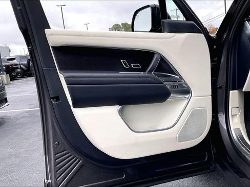 Used 2023 Land Rover Range Rover Autobiography image 24