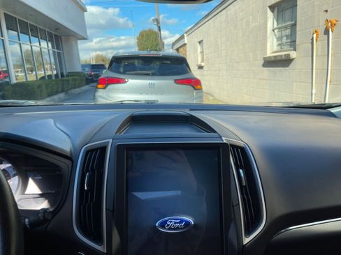 Used 2022 Ford Edge SEL image 18