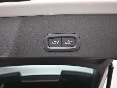 Used 2023 Volvo XC40 B5 Plus w/ Driver Assist Package AWD/4WD image 32