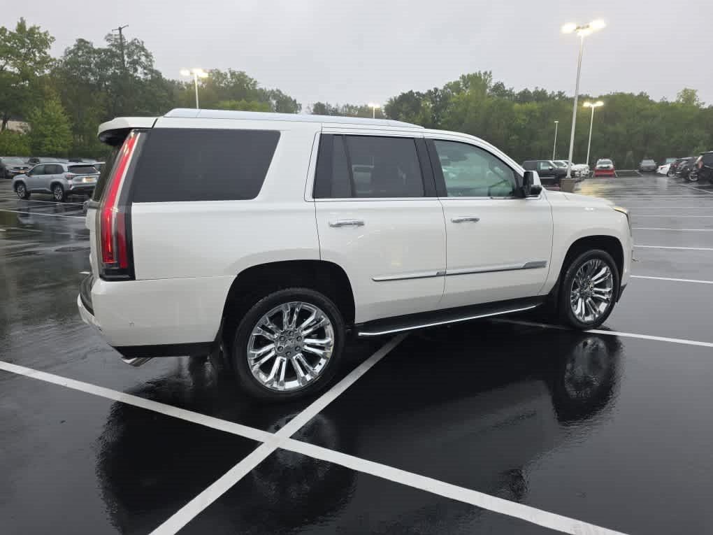 Used 2019 Cadillac Escalade Premium Luxury w/ LPO, Radiant Package AWD/4WD image 3