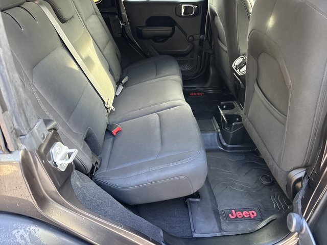 Used 2018 Jeep Wrangler Unlimited Sport AWD/4WD image 16