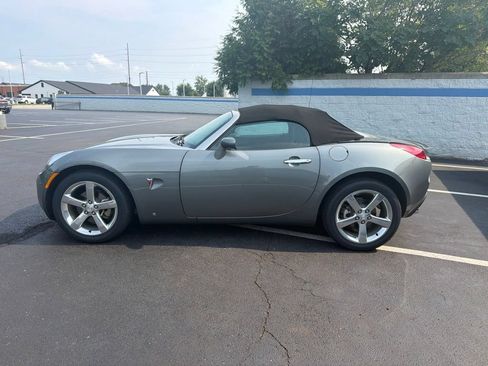 Used 2007 Pontiac Solstice GXP w/ Premium Package RWD image 2