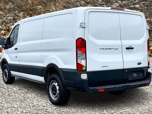 Used 2016 Ford Transit 250 130 Low Roof image 10