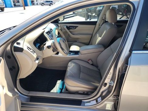 Used 2013 Nissan Altima 3.5 SL w/ Technology Pkg image 19