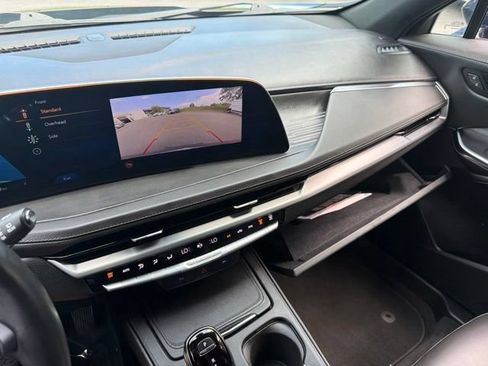 Used 2025 Cadillac XT4 Premium Luxury AWD/4WD image 35