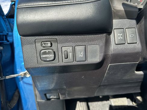 Used 2018 Toyota RAV4 XLE image 17