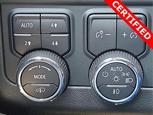 Used 2025 Chevrolet Suburban RST w/ RST Capability Package image 22