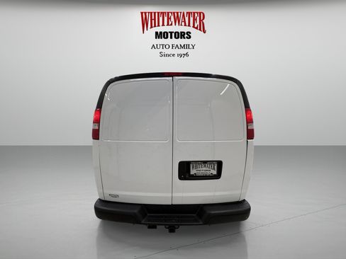 Used 2021 Chevrolet Express 3500 Extended w/ Driver Convenience Package RWD image 3