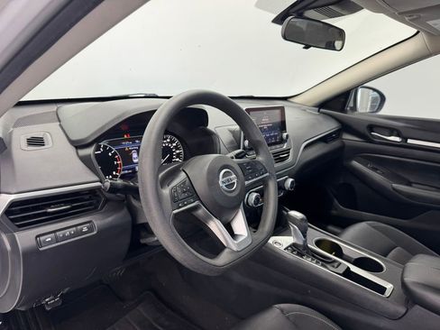 Used 2022 Nissan Altima 2.5 SV FWD image 43