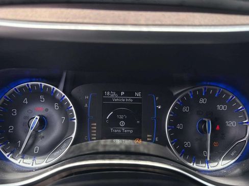 Used 2020 Chrysler Voyager L FWD image 10