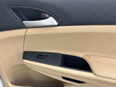 Used 2012 Honda Accord LX image 29