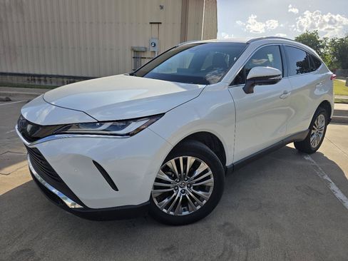 Used 2022 Toyota Venza XLE AWD/4WD image 22