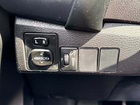 Used 2018 Toyota Corolla XSE FWD image 30