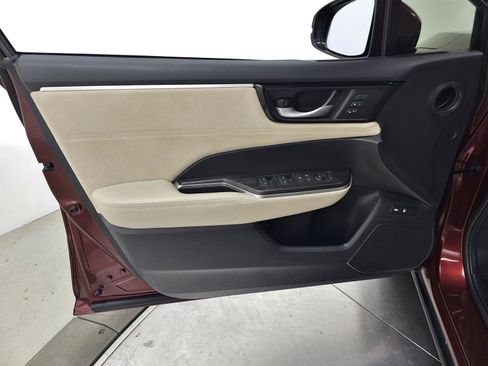 Used 2018 Honda Clarity Touring image 12