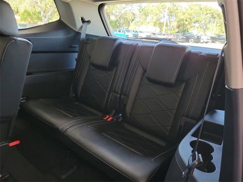 Used 2024 Volkswagen Atlas SE image 12