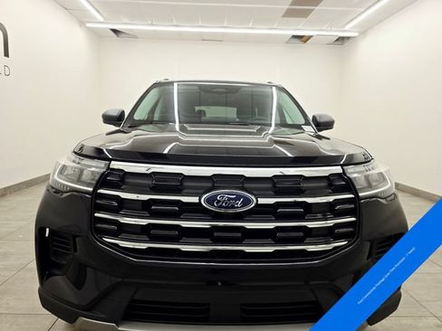 New 2026 Ford Explorer Active RWD image 8
