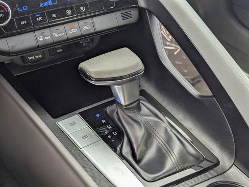 Used 2023 Hyundai Elantra SEL image 28