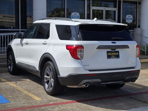 Used 2021 Ford Explorer XLT w/ Equipment Group 202A RWD image 3