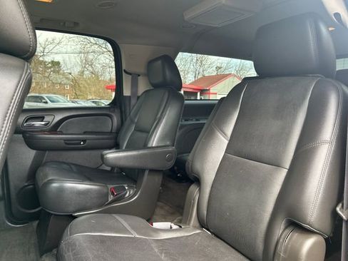 Used 2013 Chevrolet Suburban LTZ image 26