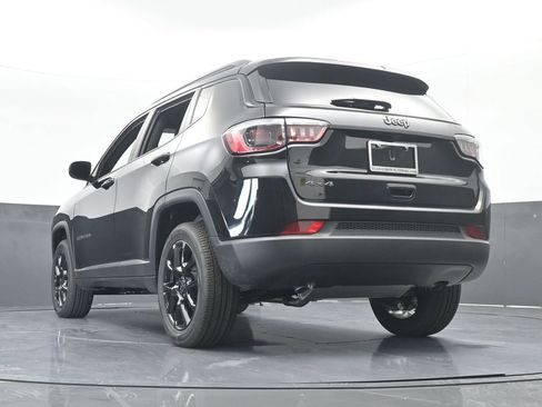 Used 2026 Jeep Compass Latitude AWD/4WD image 50