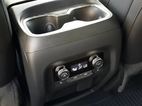 New 2026 Buick Enclave Avenir image 25