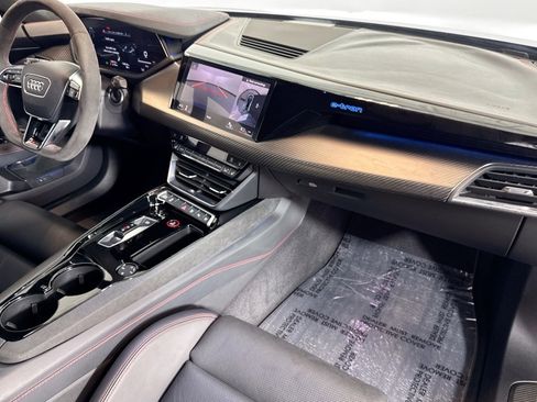 Used 2022 Audi RS e-tron GT w/ Year 1 Package image 27