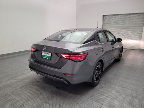 Used 2025 Nissan Sentra SV FWD image 9