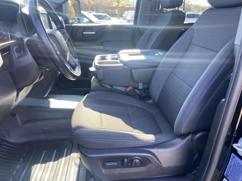 Used 2022 Chevrolet Silverado 3500 LT w/ Convenience Package image 5